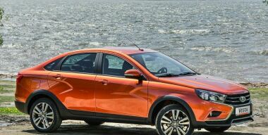АВТОВАЗ может вернуть на конвейер лифтованный седан LADA Vesta
