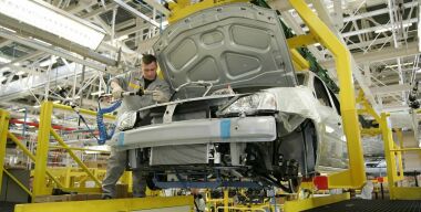 Российские автодилеры потребовали от Renault компенсации убытков из-за ухода компании