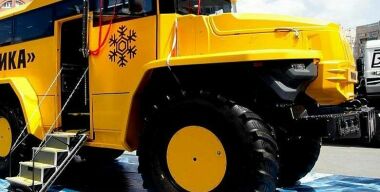 «Урал» представил школьный суперавтобус