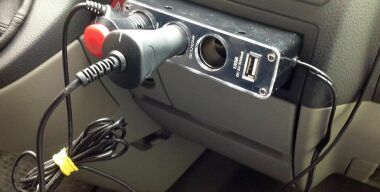 Что можно и нельзя втыкать в гнездо прикуривателя