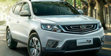 Россияне массово везут из Белоруссии подержанные кроссоверы Geely Emgrand X7