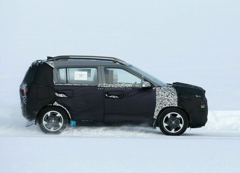 Изображение Hyundai «застукали» за дорожными испытаниями новейшего бюджетного кроссовера