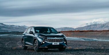 Стартовали продажи семиместного китайского кроссовера Kaiyi Kunlun