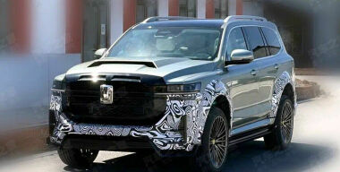 Китайцы вывели на тесты внедорожник Tank 500 с необычной внешностью