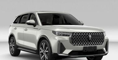 FAW привез в Россию новый среднеразмерный кроссовер