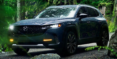 В Россию привезли новейший кроссовер Mazda CX−50