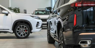 Российские автодилеры знают, как резко снизить цены на новые машины