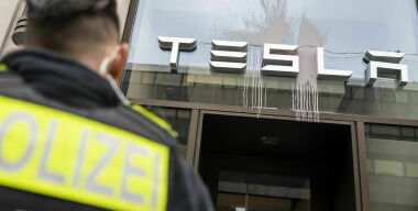 Интимные подробности: Tesla призналась, что наблюдала за водителями через встроенные камеры