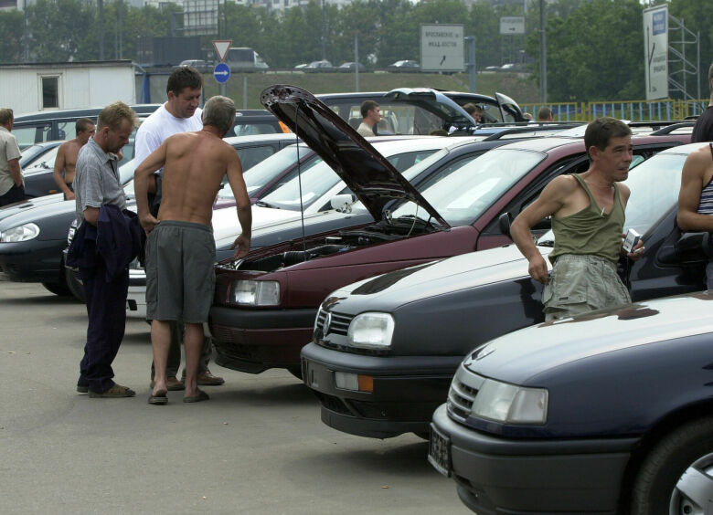 Изображение В Москве и Санкт-Петербурге впервые сократилось количество машин
