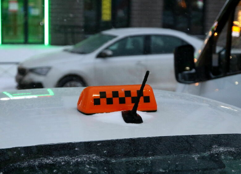 Изображение Максим Ликсутов запретил таксистам задирать цены в Новый год