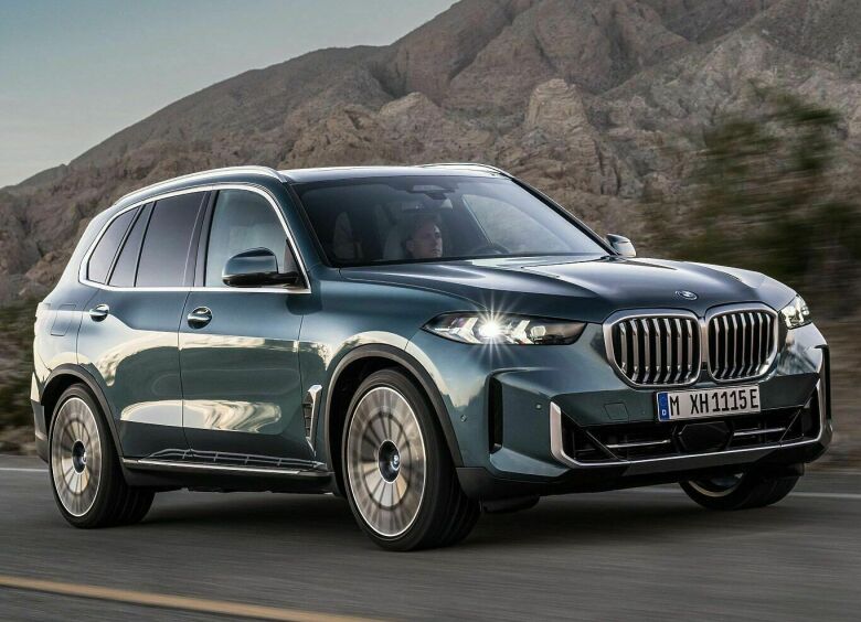 Изображение BMW показала обновленные кроссоверы X5 и X6