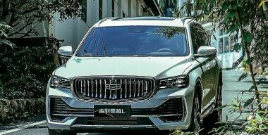 Geely везет в Россию седан Emgrand 7 и кроссовер Okavango