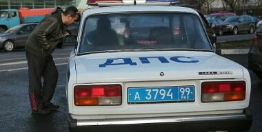 Могут ли сотрудники ГИБДД фотографировать «права» и СТС остановленного водителя