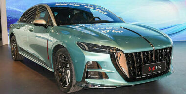 В России запатентовали премиальный лифтбэк Hongqi H6