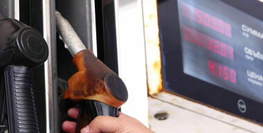 Насколько в России подорожает топливо из-за европейского нефтяного эмбарго