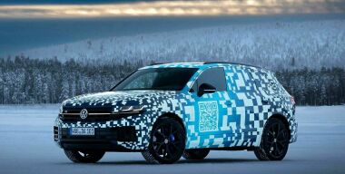 Свежие фотографии и дата премьеры: Volkswagen рассказал об обновленном Touareg