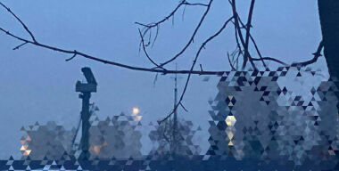 Эксперты оценили риски ДТП с машинами, перевозящими по Москве средства ПВО