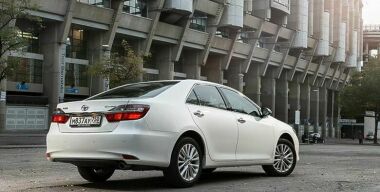 Россияне бросились массово скупать перед Новым годом подержанные автомобили