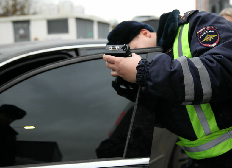 Изображение ГИБДД Москвы пообещала сажать водителей за неправильную тонировку