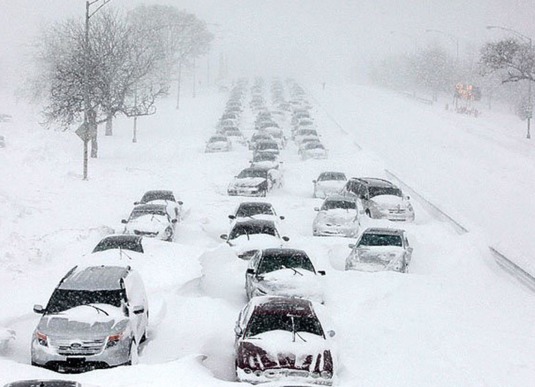 Изображение Начальнику ГИБДД генералу Черникову предложили не штрафовать водителей в снегопады