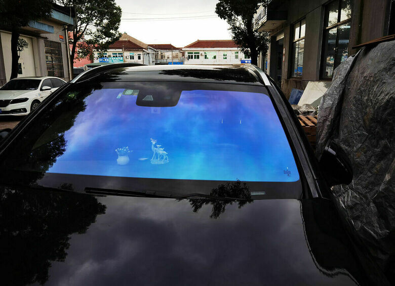 Изображение Почему ГИБДД не останавливает автомобили за синюю «тонировку» стекол