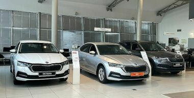 Продажи новых автомобилей в ноябре снизились на 61,6%