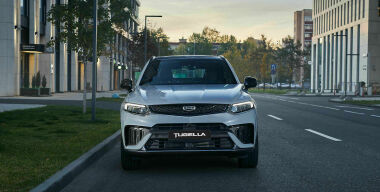 В России начались продажи обновленной Geely Tugella