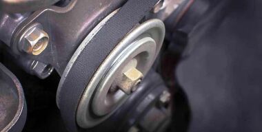 Как избавиться от свиста из-под капота средствами личной гигиены