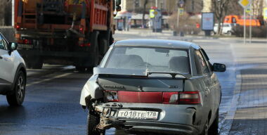 Иначе никак: страховщики настаивают на ремонте машин запчастями с разборок