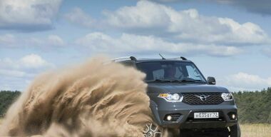 УАЗ остановил прием заказов на машины с «автоматом»