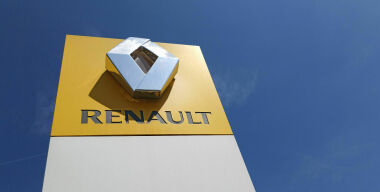 Автодилеры захотели включить в льготное кредитование складские остатки Renault