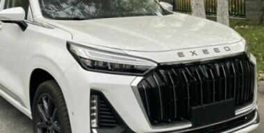 В Сеть выложили фото нового Exeed VX с шестиместным салоном