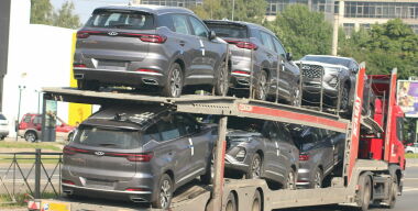 Если Китай уйдет: Мантуров пообещал отечественному автопрому 80% российского рынка