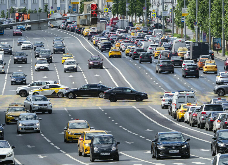 Изображение Москвичи пересаживаются на автомобили LADA