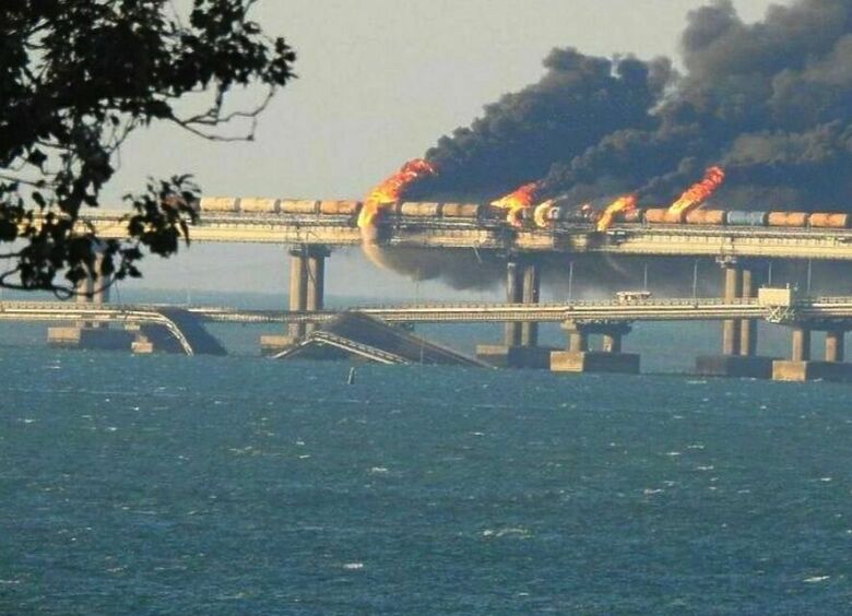 Изображение Какие неприятности поджидают водителей, рискнувших проехать по Крымскому мосту