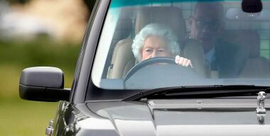 На каких машинах гоняла покойная королева Великобритании Елизавета II