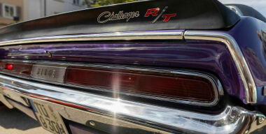 Подержанный американский масл-кар или новая LADA Vesta: давайте посчитаем