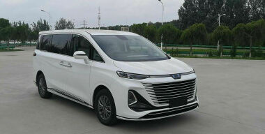 FAW показал новый минивэн Bestune