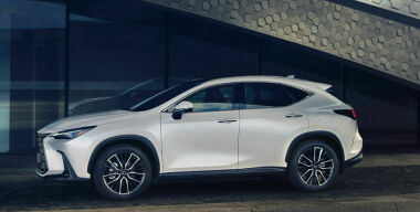 В России отзывают «глючные» кроссоверы Lexus NX