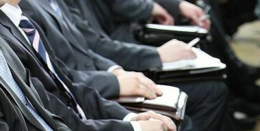 Без колес: на какие машины будут вынуждены пересесть госслужащие