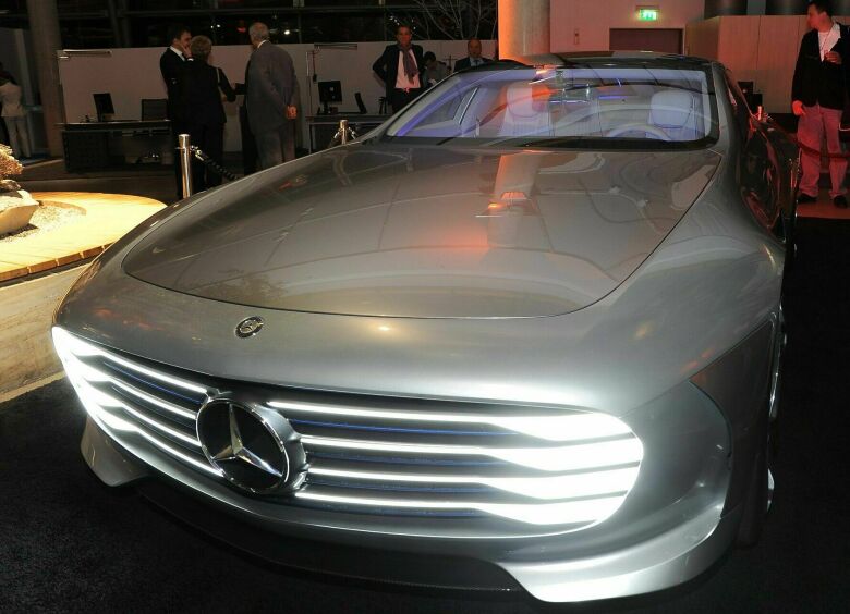 Изображение Mercedes-Benz сворачивает деятельность в России