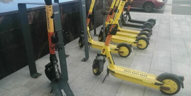 Депутат предложил штрафовать на 5000 рублей за неправильную парковку электросамоката