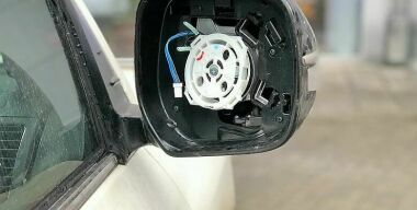 В России стали массово воровать зеркала с автомобилей: как защититься от кражи