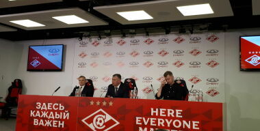 Chery пересаживает футболистов ФК «Спартак» на свои машины