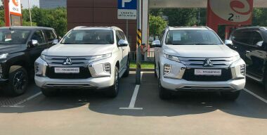 Машины есть: дилеры начали массово торговать иномарками из Эмиратов