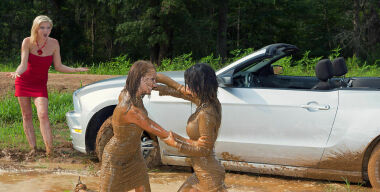 Жесткие «терки»: почему российские автовладельцы неправильно используют микрофибру