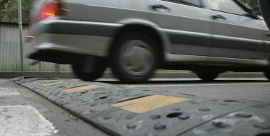 Как на самом деле правильно переезжать через «лежачий полицейский»