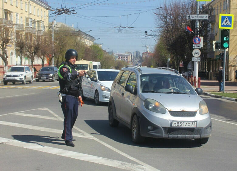 Изображение Как ГИБДД штрафует на 5000 рублей за скорость меньше 50 км в час