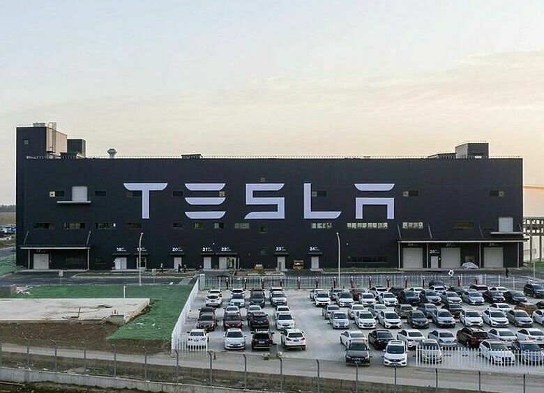 Изображение Производство электрокаров Tesla неожиднно, но ожидаемо забуксовало