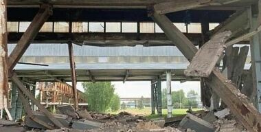 Так даже лучше: на заводе КамАЗ рухнул переход между двумя цехами